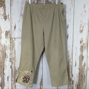 Roughrider, Western Embroidered Capris. Size 13/14. In excellent condition!